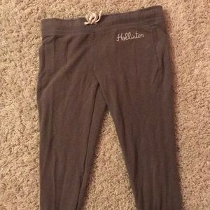 Hollister joggers